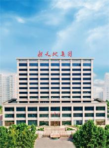 至暗時(shí)刻，我們?cè)撊绾味冗^？